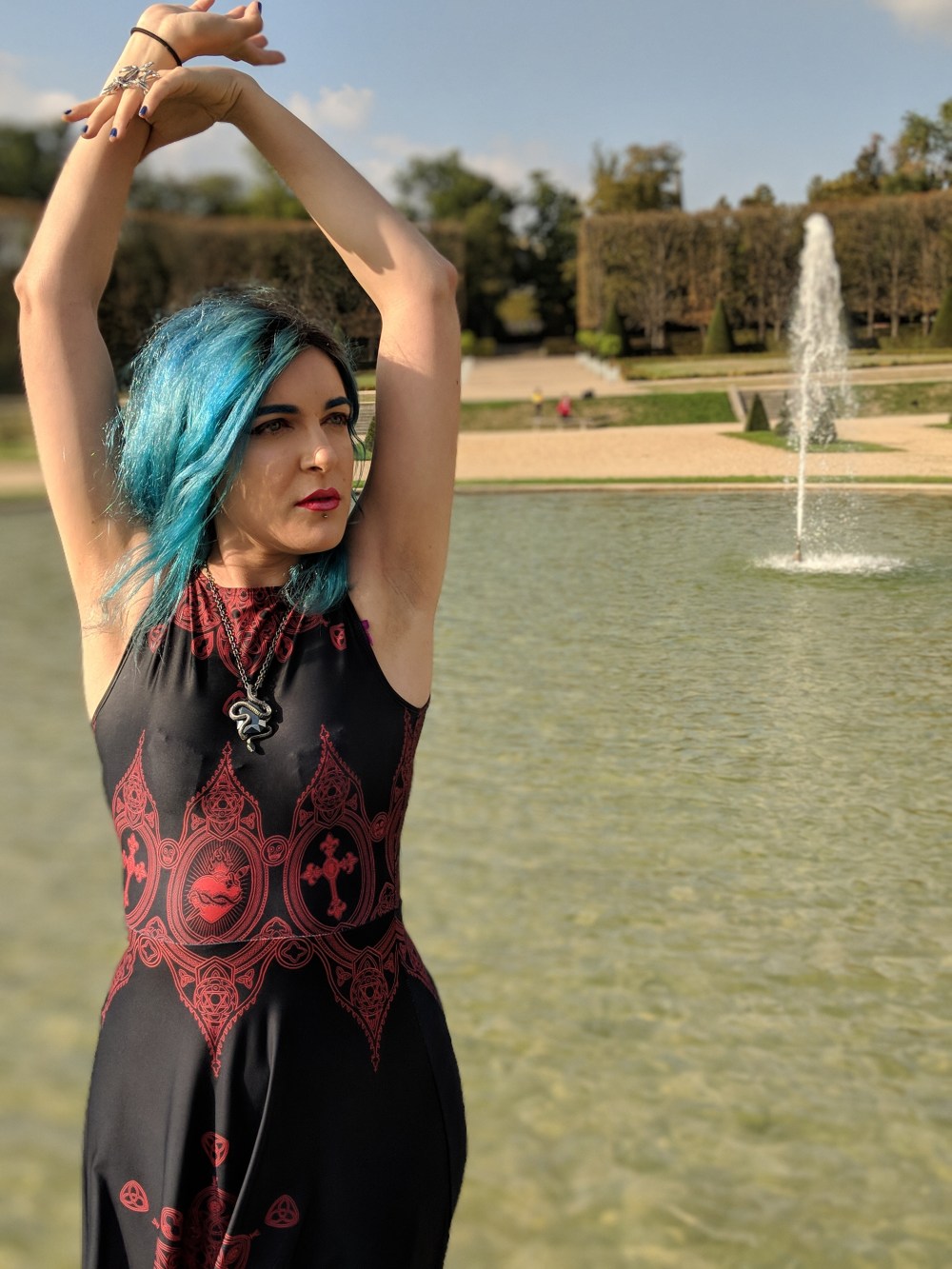 00100dPORTRAIT_00100_BURST20180928170804837_COVER